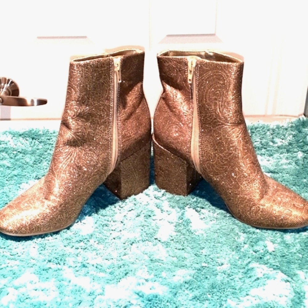 Carlos Santana "Gatlin" Boots Size 7M (Like New) Gold Color - Picture 4 of 9